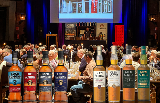 920 glazen whisky bij Theater-Tasting Fort Sint Gertrudis
